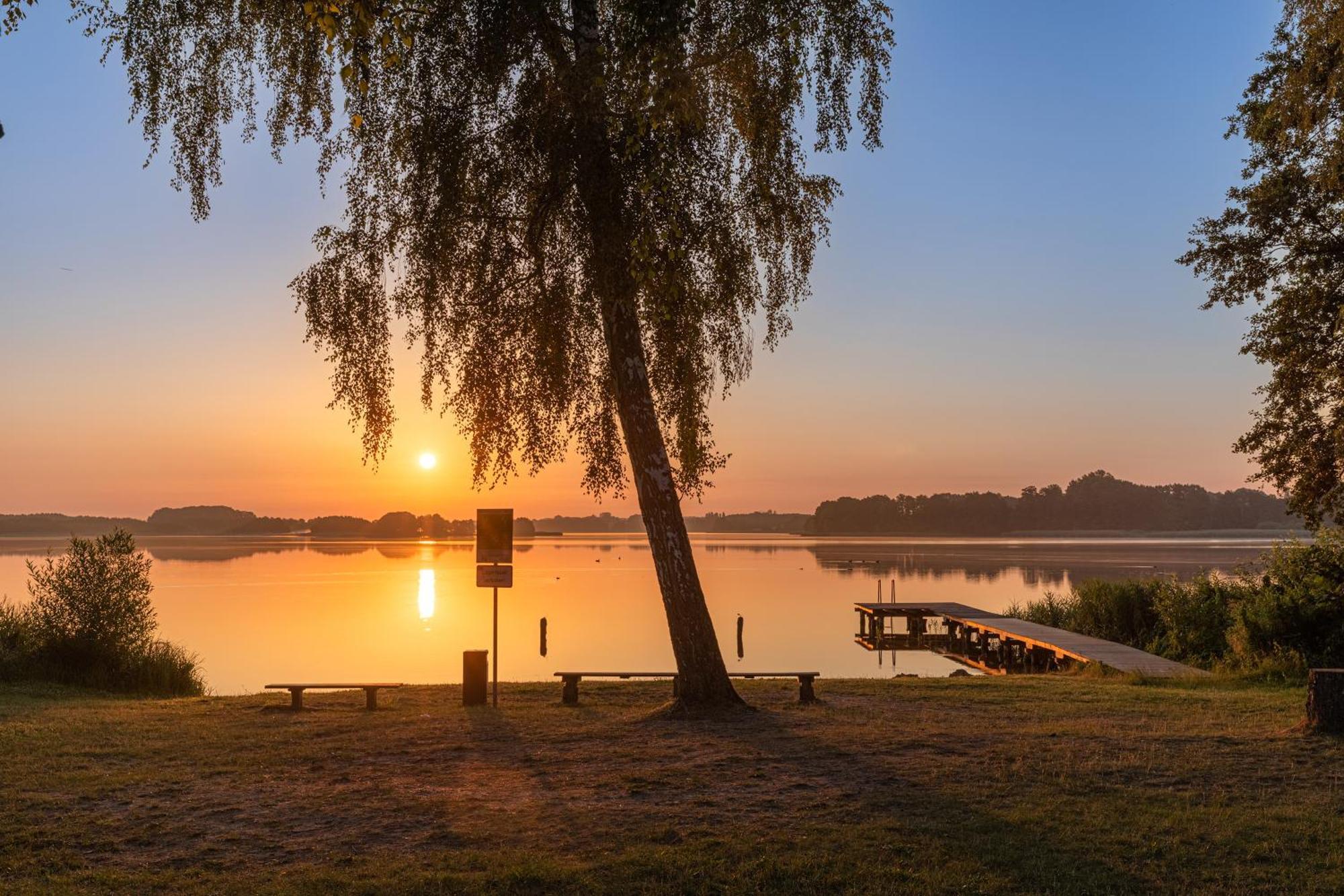 Gluecksraum - Modernes Apartment Mit Panoramablick, Kamin & Wohlfuehlambiente Krakow am See Eksteriør bilde